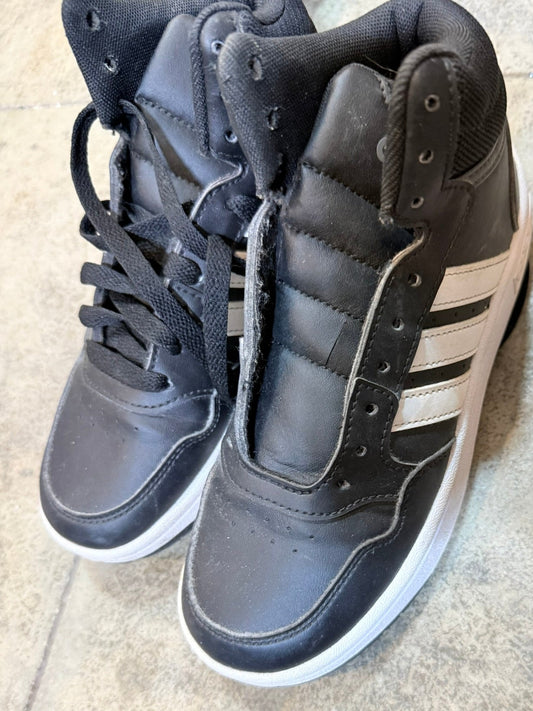 Boys Adidas size 2.5