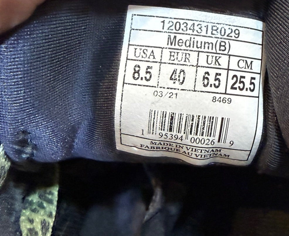 Brooks Glycerin black running shoes with green accents