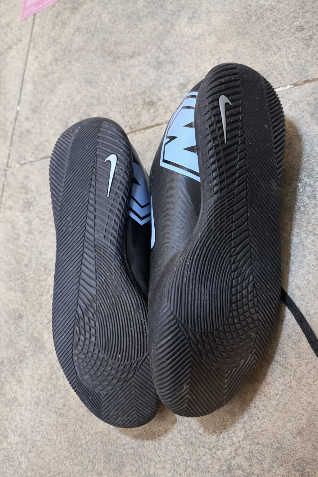 Youth Nike Mercurial Vapor 16 Club Size 2.5 Worn about 2 weeks