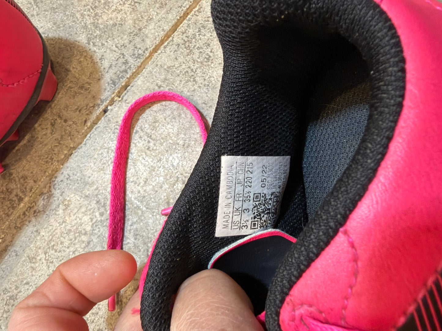 Adidas Youth Soccer Cleats – Pink Size 3.5Y