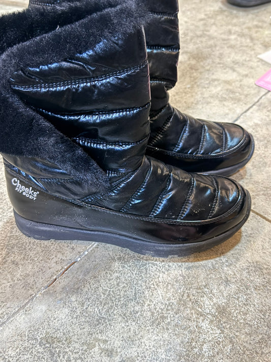 Cheeks Black Quilted Winter Boots – Women’s 8 (Fits 7.5)