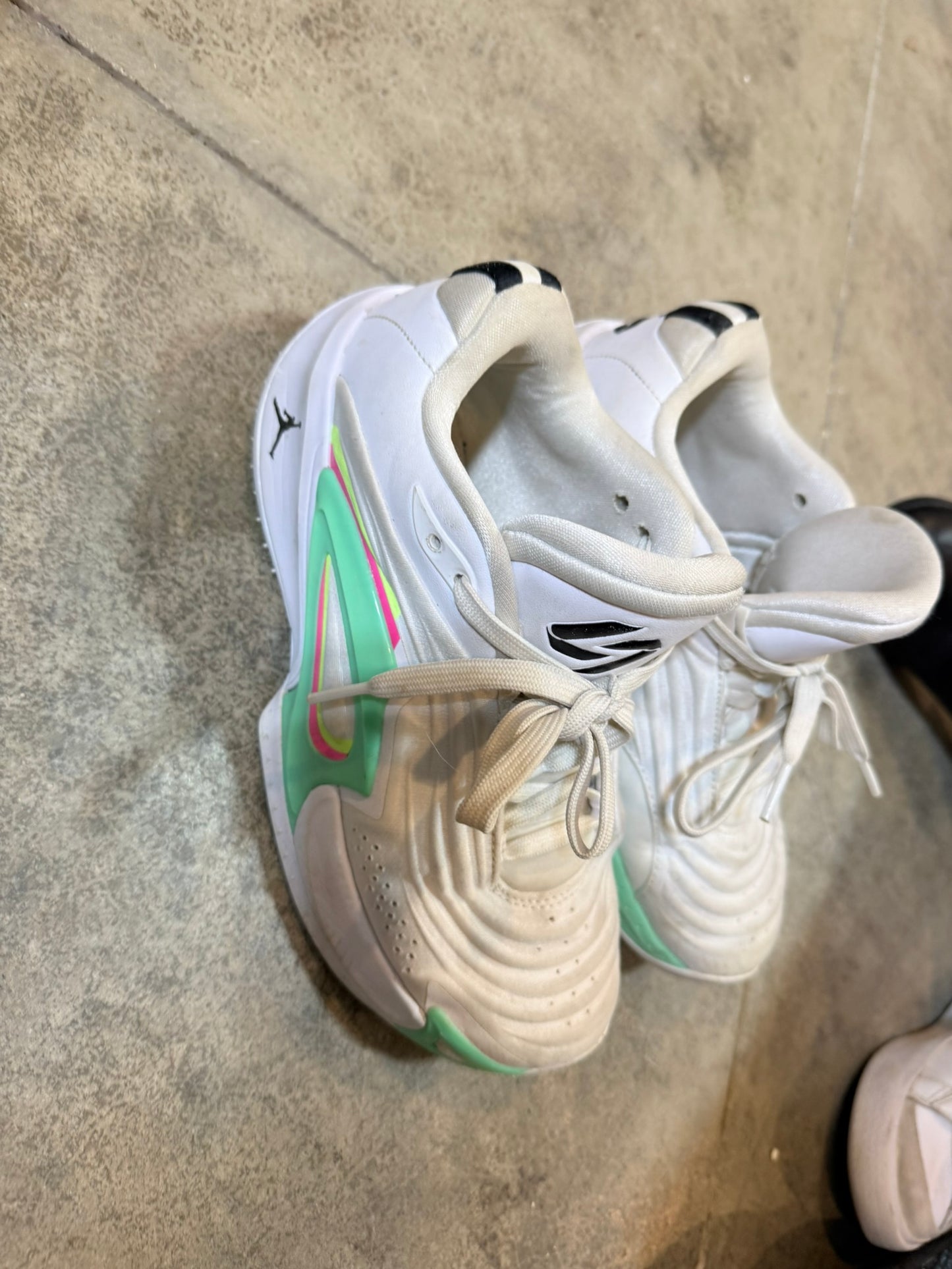 Jordan Luka 1 Youth Size 5Y Basketball Shoes Preloved Great Condition